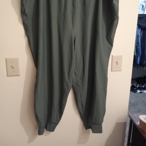 Old Navy Active High Rise Joggers - Picture 2 of 2